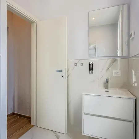 Versilia Mia - At 8min By Walk! New Rooms! Air Condition! 招待所 3*